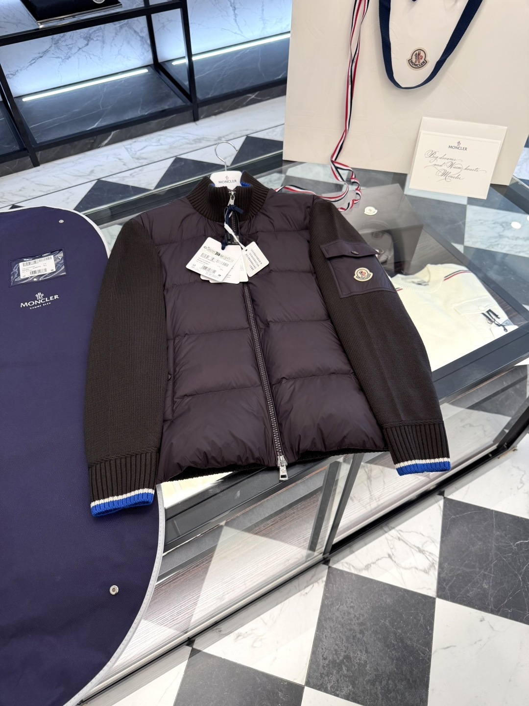 Moncler D00680 Cardigan