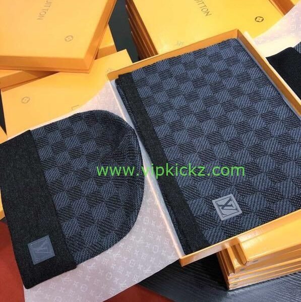 Louis Vuitton Scarf & Hat Set – SCHA1003