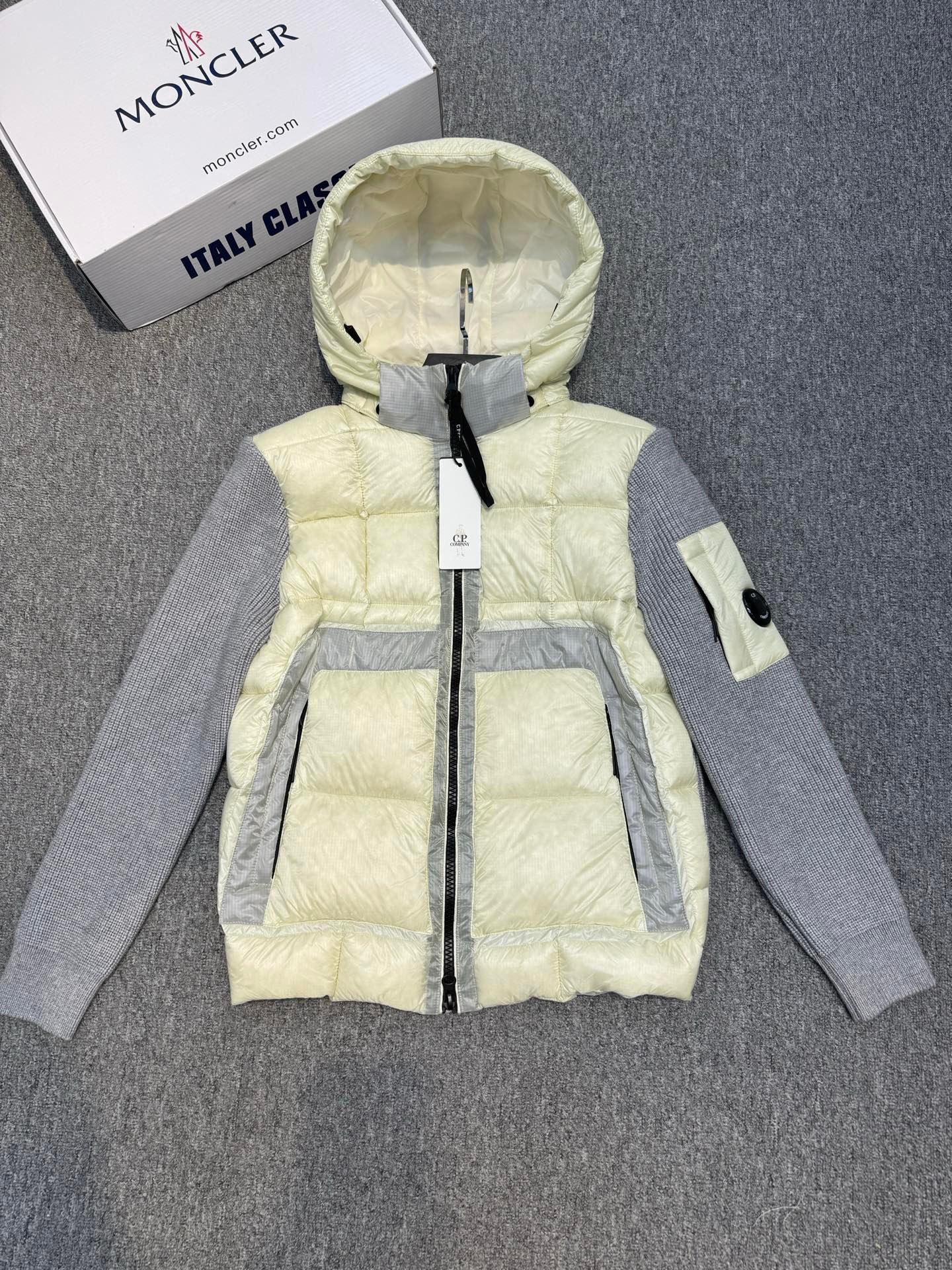 C.P. Company Xs-2xL Down Jacket – TGA-M-19AD39BFF55D C.P. Company Xs-2xL Down Jacket – TGA-M-19AD39BFF55D