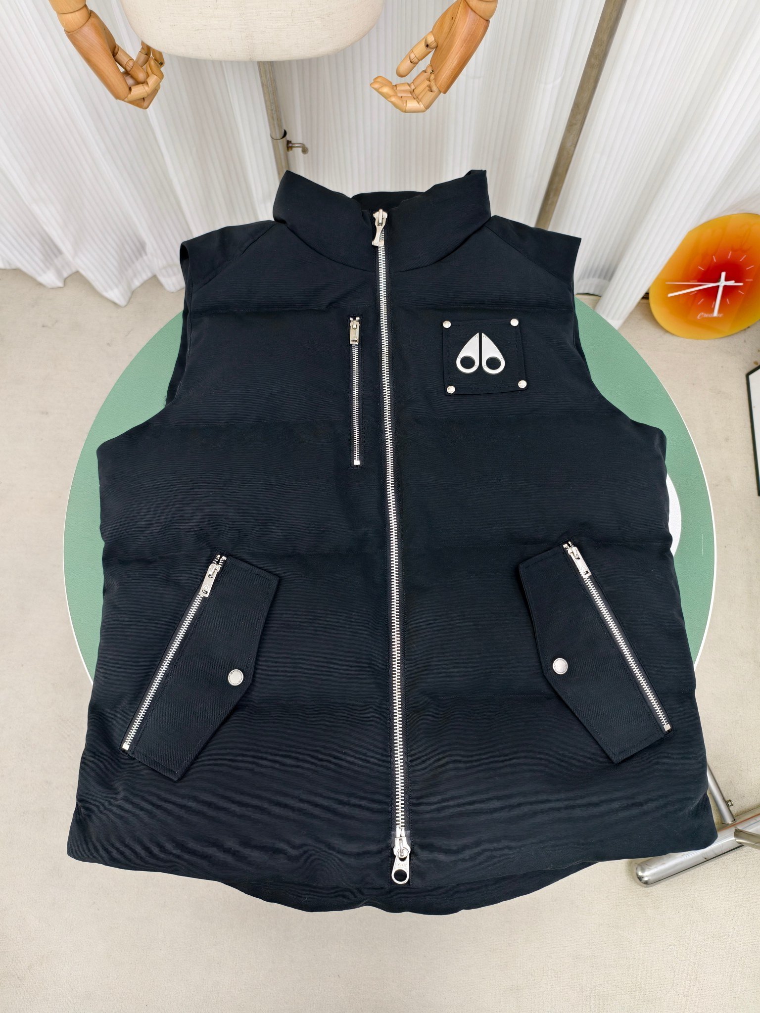 Canada Goose Down Vest – TGA-M-BCA6F66108CD