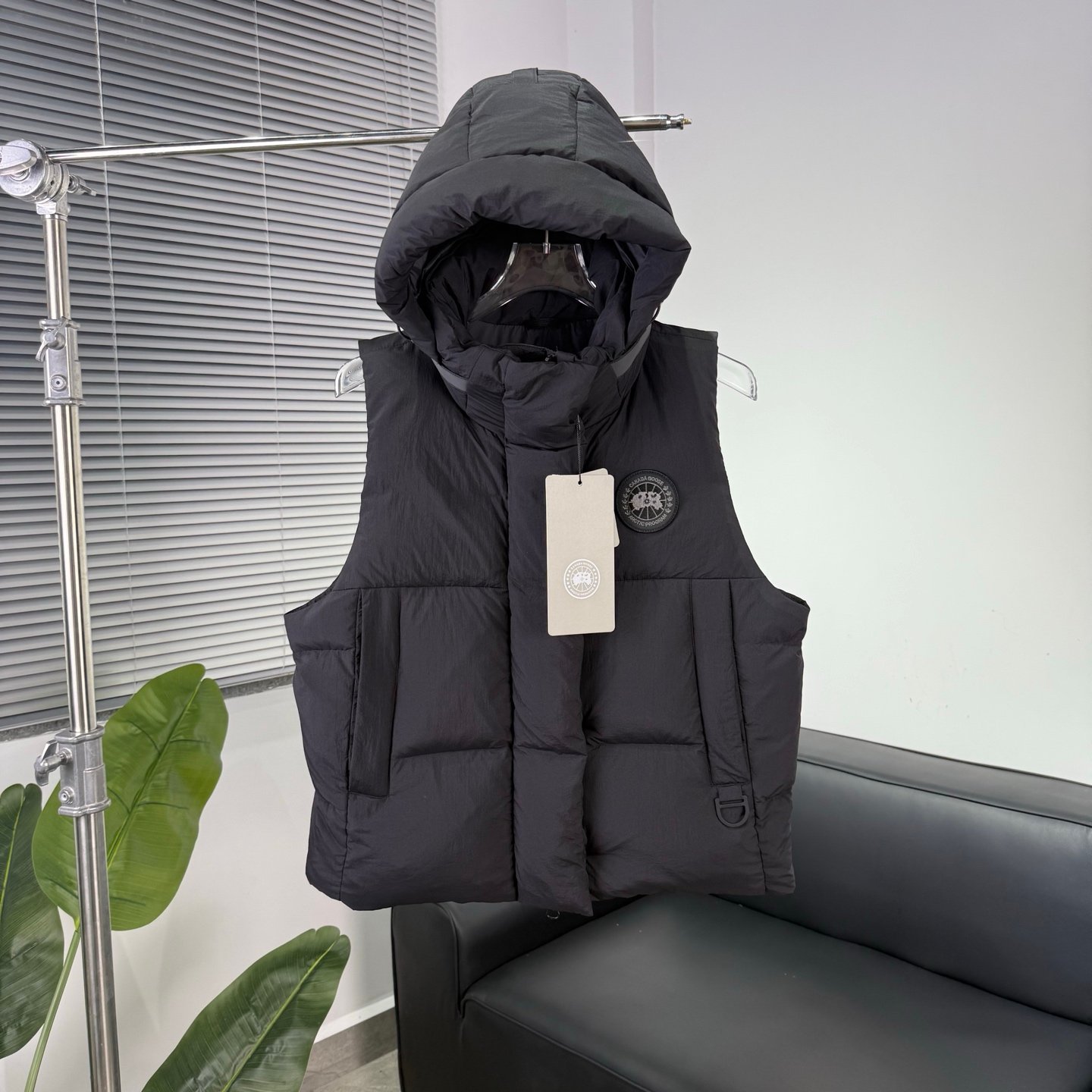Canada Goose Down Vest – TGA-M-D1ADDC8FA083 Canada Goose Down Vest – TGA-M-D1ADDC8FA083